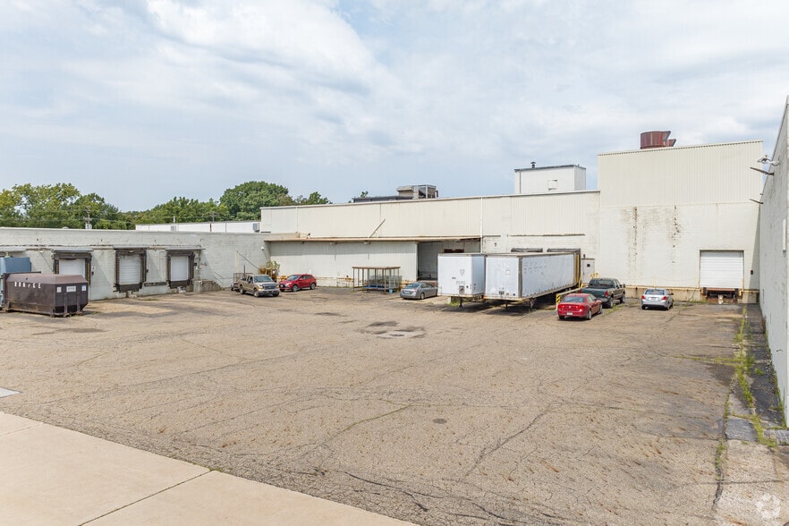 More Photos Of 4437 E 49th St, Cleveland Warehouse For Lease