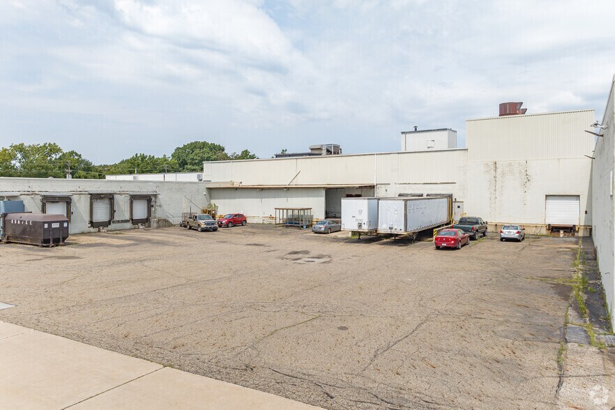 More Photos Of 4437 E 49th St, Cleveland Warehouse For Sale