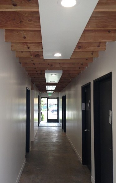 More Photos Of 8737 Venice Blvd, Los Angeles Loft Creative Space For Lease