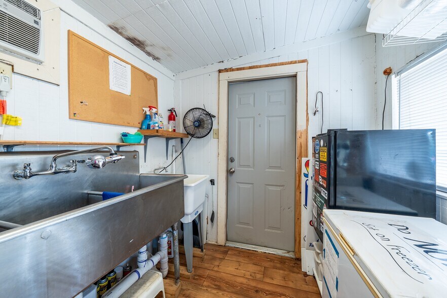More Photos Of 122 N Green St, Hawkins Land For Sale