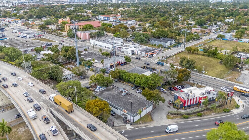 More Photos Of 666 NW 36th St, Miami Manufacturing For Sale