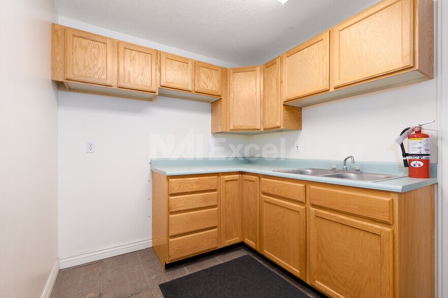 More Photos Of 193 E 860 S, Orem Office For Lease