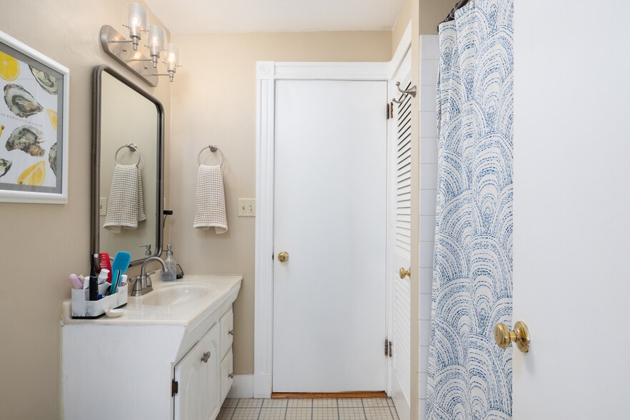 More Photos Of 45B Bowdoin St, Boston Apartments For Sale