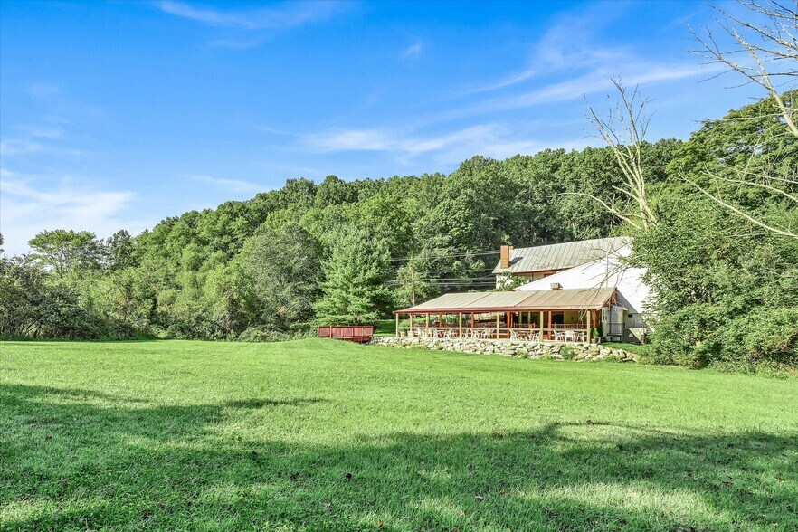 More Photos Of 3790 Morgantown Rd, Mohnton Restaurant For Sale