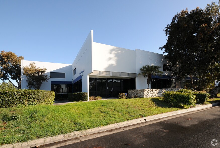 Primary Photo Of 15312 Connector Ln, Huntington Beach Manufacturing For Lease