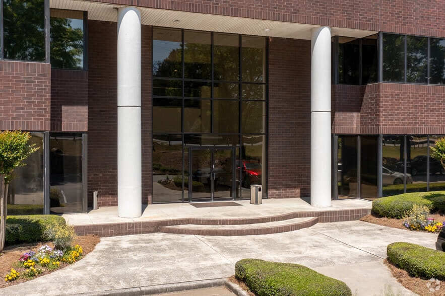 More Photos Of 3901 Roswell Rd, Marietta Office For Lease