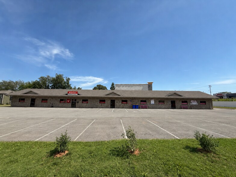 Primary Photo Of 5806 Otte Way, Bowling Green Freestanding For Sale