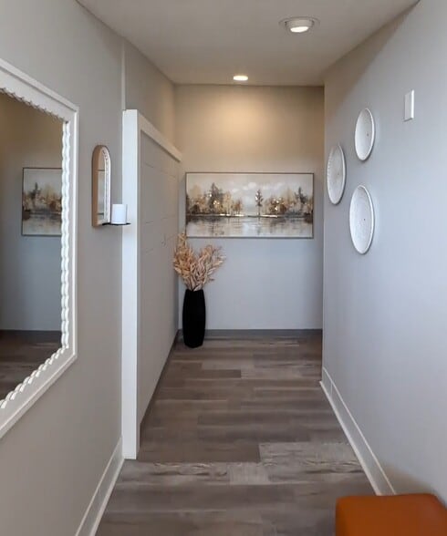 More Photos Of 1126 Cesery Blvd, Jacksonville Veterinarian Kennel For Lease
