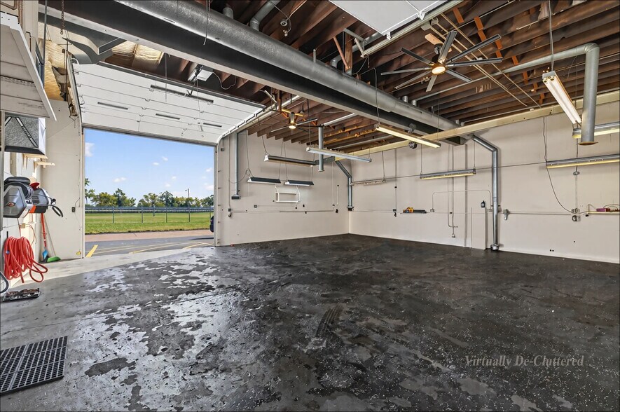 More Photos Of 8708 N 28th Ave, Omaha Light Manufacturing For Sale