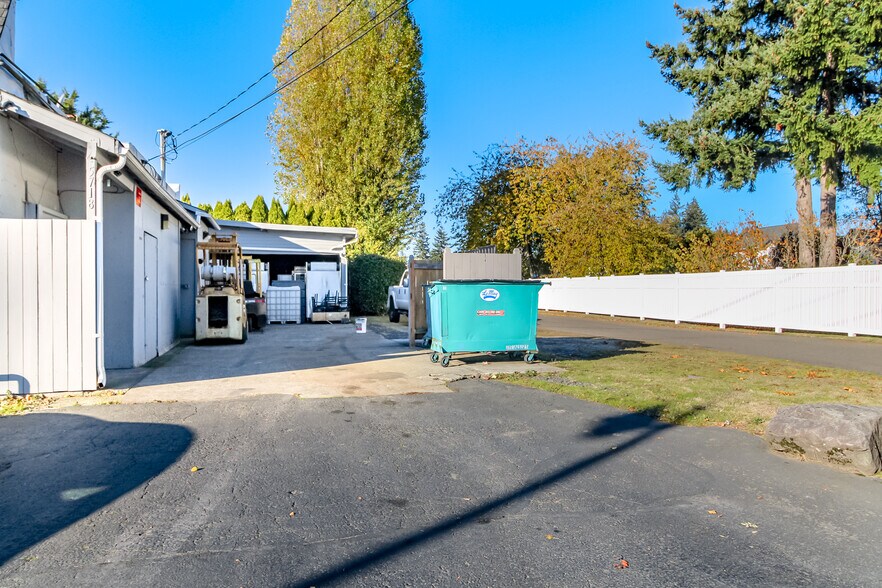 More Photos Of 5718 Pacific Ave SE, Lacey Freestanding For Lease