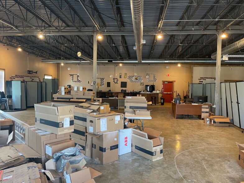 More Photos Of 901 Elm St, Tioga Freestanding For Sale