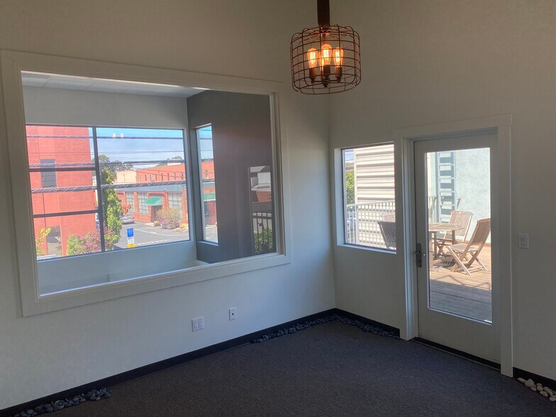 More Photos Of 2831-2849 7th St, Berkeley Office For Sale