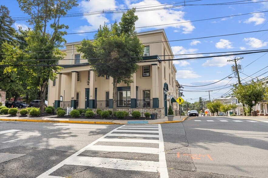 Primary Photo Of 5 Leigh St, Clinton Township Office For Lease