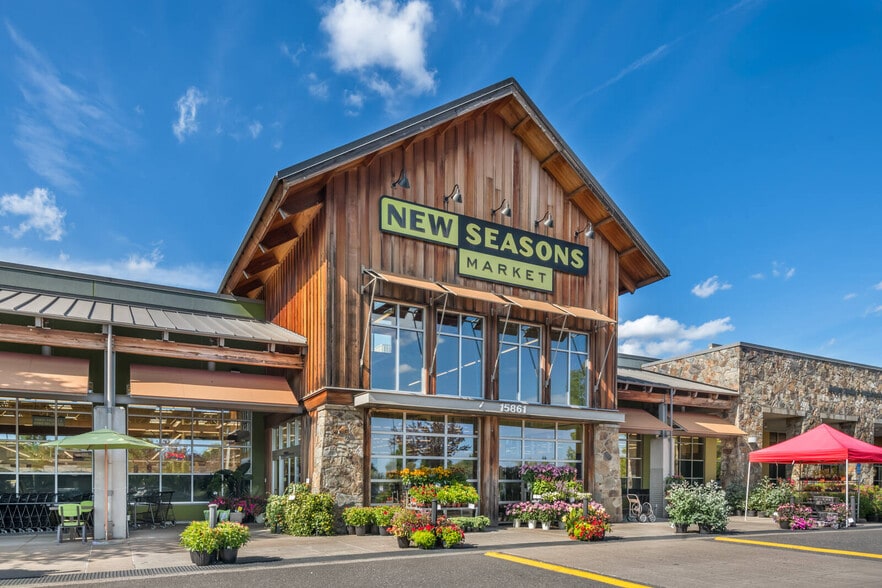 Primary Photo Of 15861-15963 SE Happy Valley Town Center Dr, Happy Valley General Retail For Lease