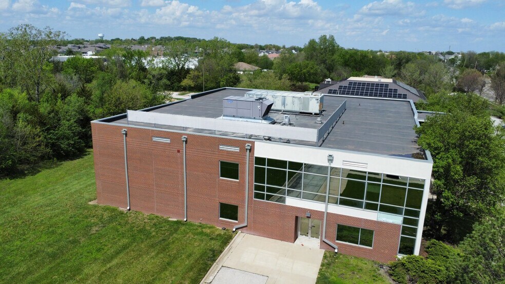More Photos Of 1315 Wakarusa Dr, Lawrence Medical For Sale