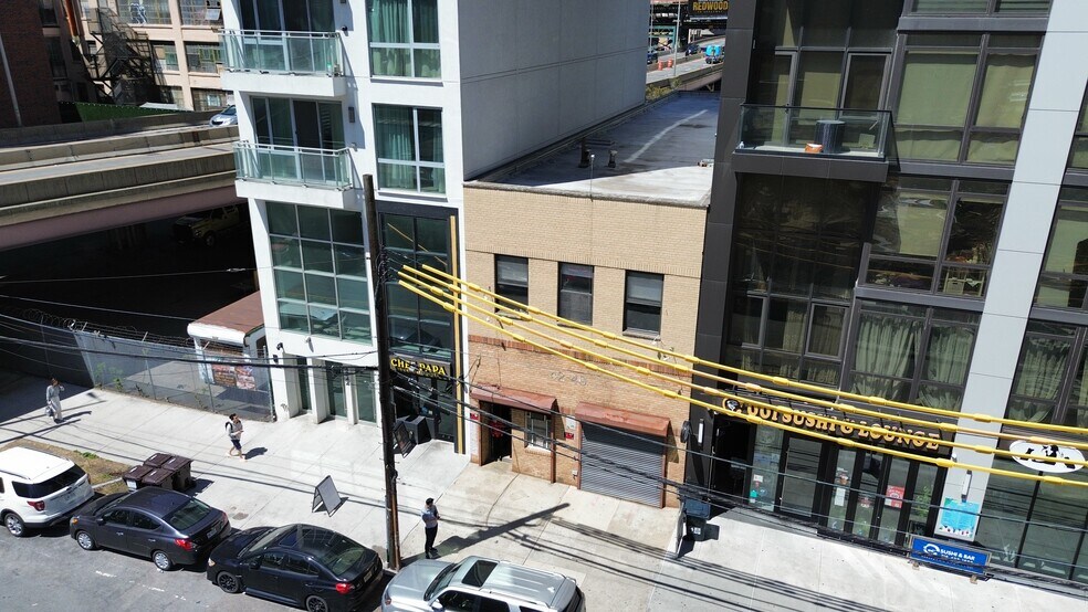 Primary Photo Of 42-40 Crescent Street, Long Island City Manufacturing For Lease