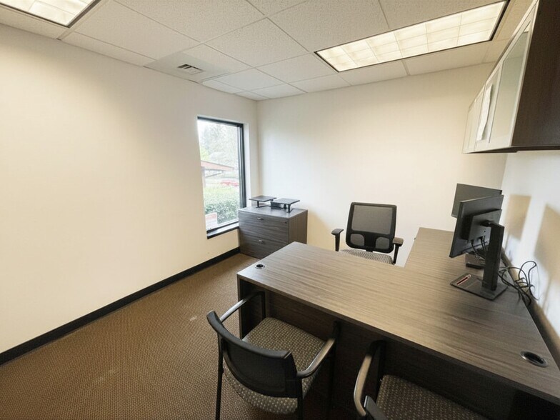 More Photos Of 1665 Liberty St SE, Salem Office For Lease