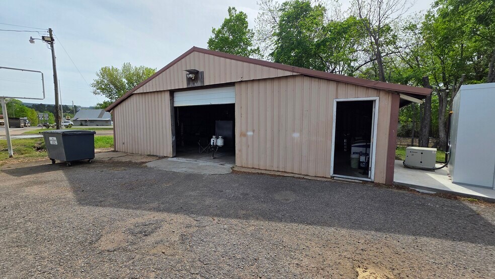 More Photos Of 108 Scenic 7 N Hwy, Ola Restaurant For Sale