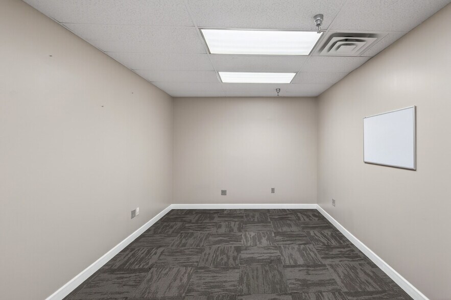 More Photos Of 1017-1023 Mainstreet, Hopkins Storefront For Lease