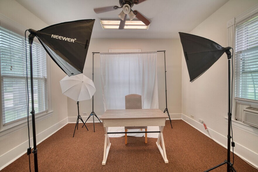 More Photos Of 2813 45th St, Dickinson Storefront Retail Residential For Sale