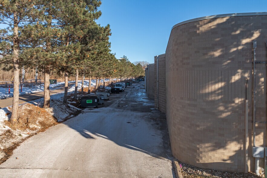 More Photos Of 4200-4250 Park Glen Rd, Saint Louis Park Light Manufacturing For Lease