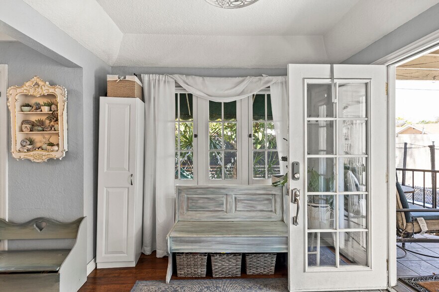 More Photos Of 906 E Commonwealth Ave, Fullerton Storefront For Sale