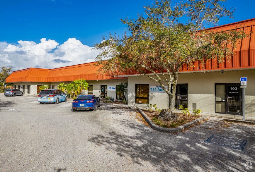 More Photos Of 2555 Porter Lake Dr, Sarasota Light Manufacturing For Lease