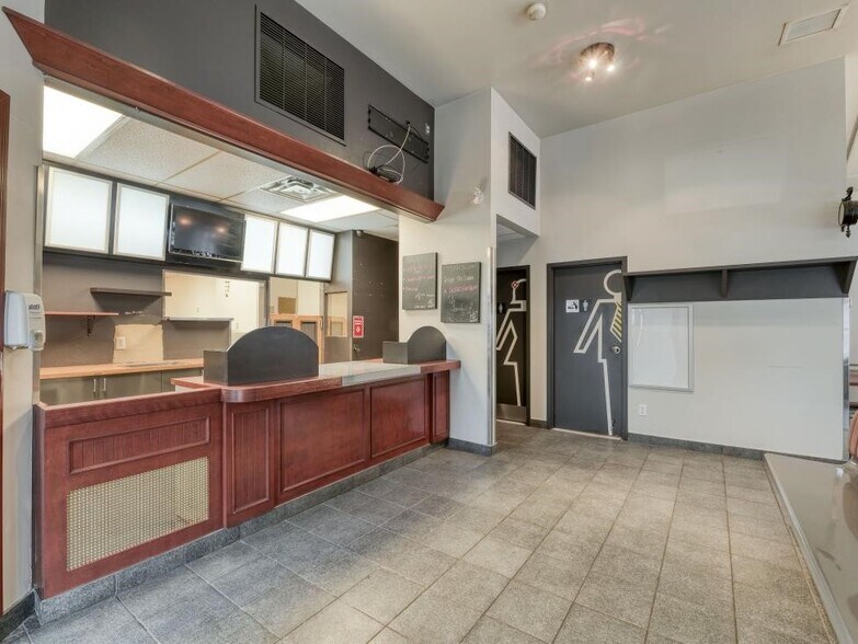 More Photos Of 3670 Rue Queen, Rawdon Supermarket For Sale