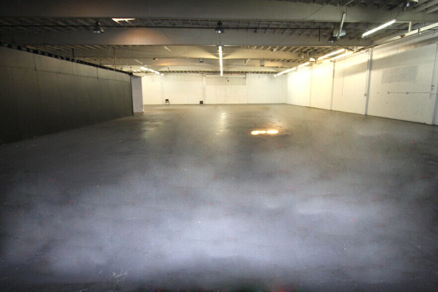 More Photos Of 1110 E 18th St, Los Angeles Industrial For Lease