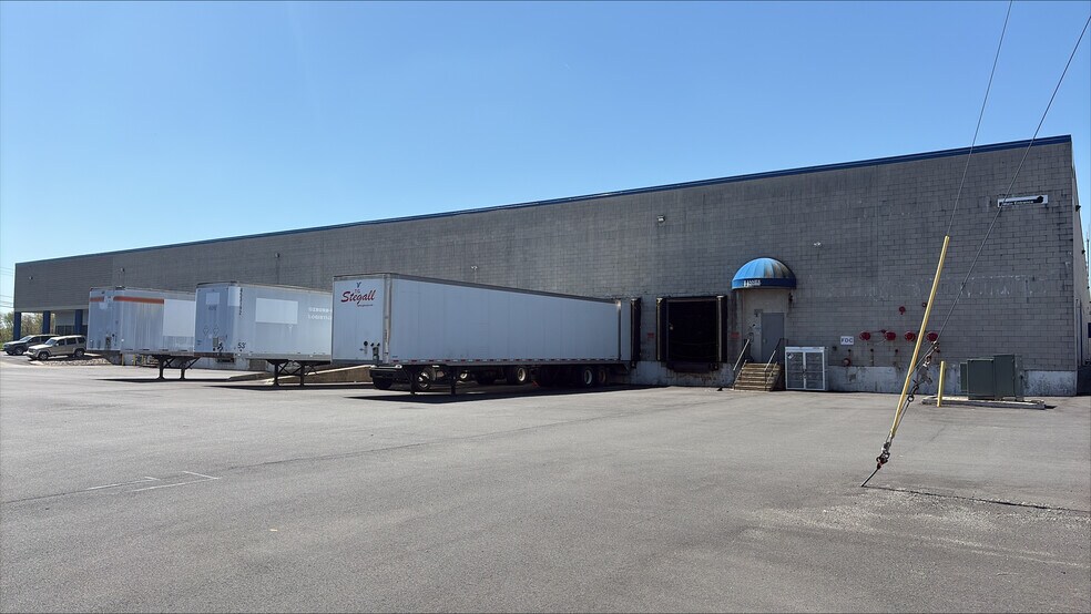 More Photos Of 104 Sunfield Ave, Edison Warehouse For Lease