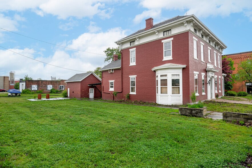 More Photos Of 405 E Spring St, Saint Marys Office Residential For Sale