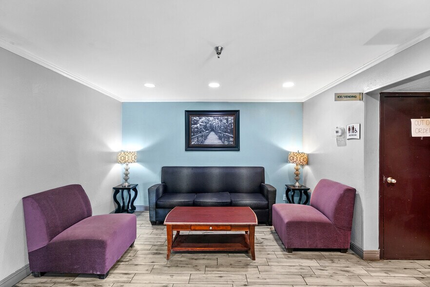 More Photos Of 155 Vulcan Rd, Birmingham Hotel For Sale