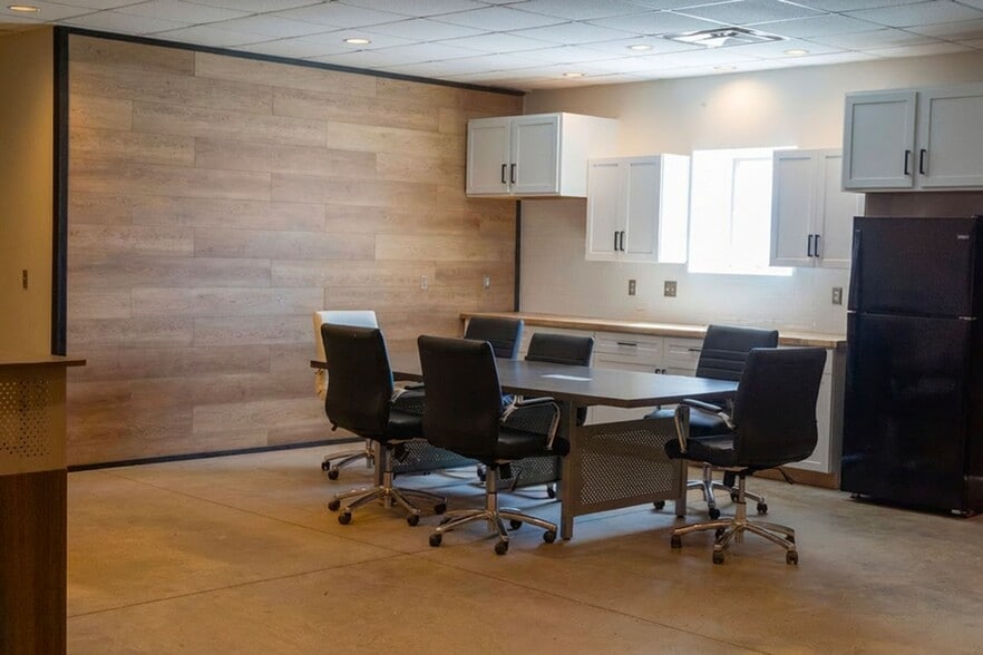 More Photos Of 1939 E Diedrich Ave, Wichita Warehouse For Sale