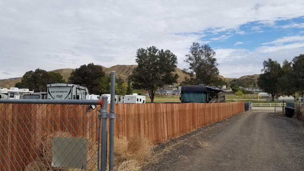 More Photos Of 29753-29757 Bouquet Canyon Rd, Santa Clarita Auto Dealership For Lease