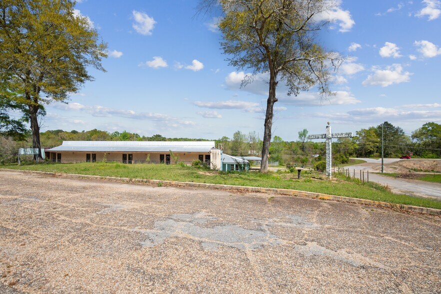 More Photos Of 1010 N Eufaula Ave, Eufaula Hotel For Sale