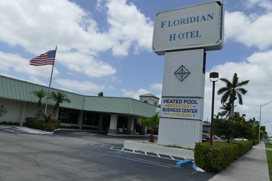 More Photos Of 990 N Homestead Blvd, Homestead Hotel For Sale