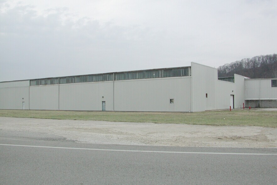 More Photos Of 515 W 8th Ave W, Huntington Warehouse For Lease