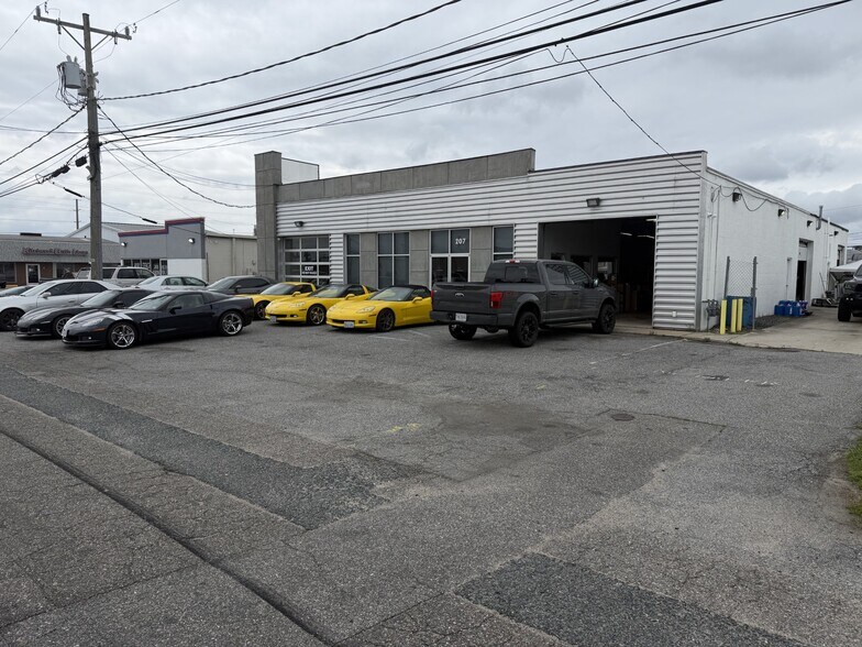 Primary Photo Of 207 Pennsylvania Ave, Virginia Beach Service Station For Lease