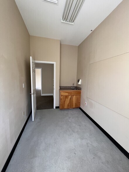 More Photos Of 4628 Summerdale Blvd, Pace Medical For Lease