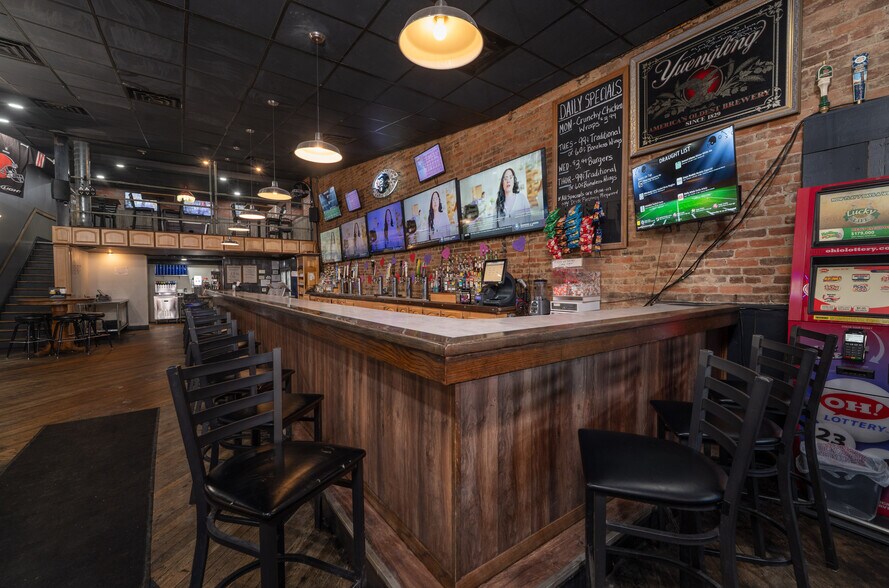 More Photos Of 127 S Broadway St, New Philadelphia Storefront Retail Office For Sale