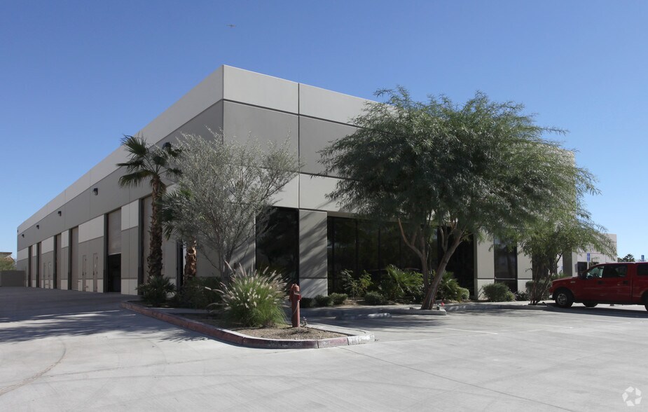 More Photos Of 78015 Wildcat Dr, Palm Desert Warehouse For Lease