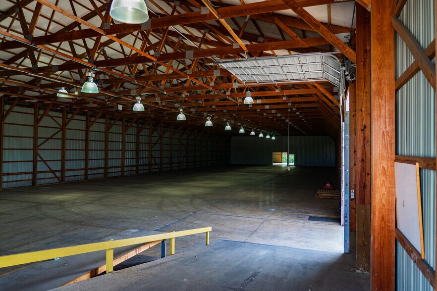 More Photos Of 124 W Progress Dr, Princeton Warehouse For Lease