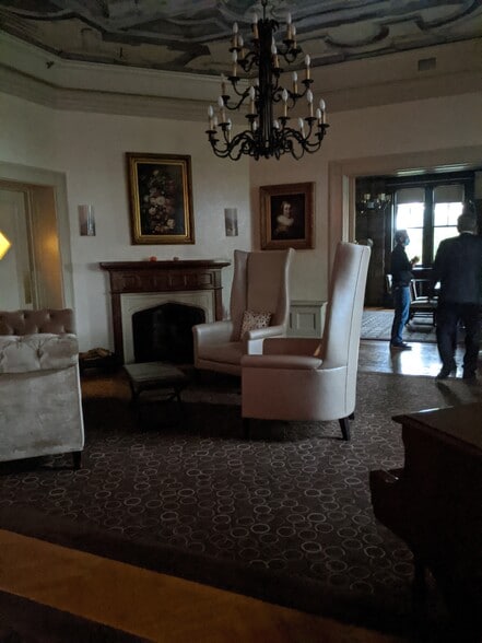 More Photos Of 400 Benedict Ave, Tarrytown Hotel For Lease