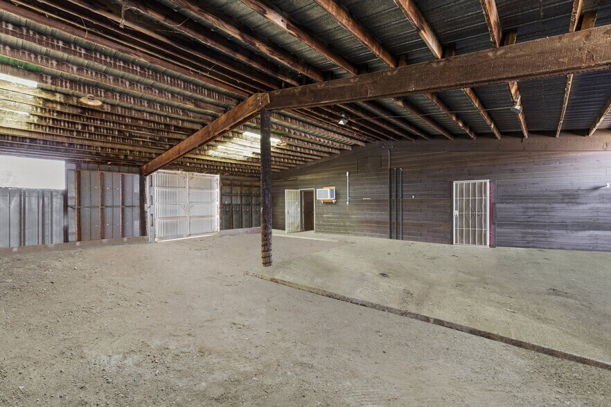 More Photos Of 245 N 7th St, Williams Light Distribution For Sale