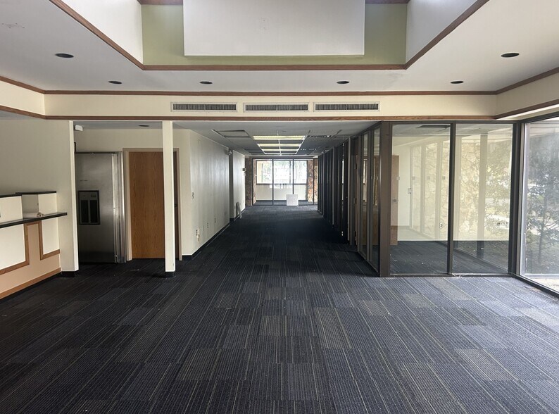 More Photos Of 350 N Summit St, Crescent City Freestanding For Sale
