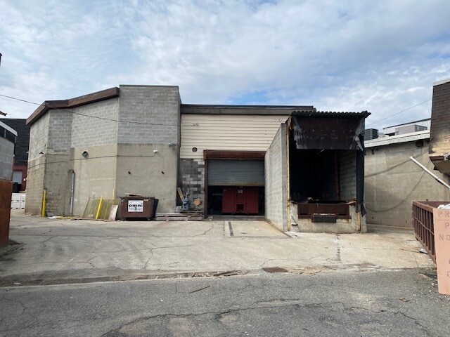 More Photos Of 7 McLean Blvd, Paterson Showroom For Lease