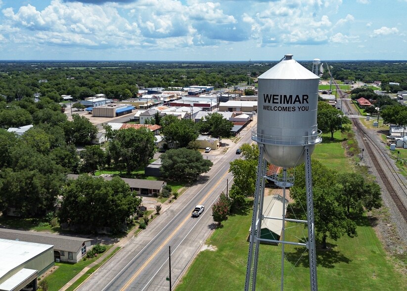 More Photos Of 211 N Mechanic St, Weimar Bar For Sale