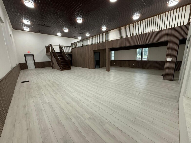 More Photos Of 4915 N Dixie Dr, Dayton Convenience Store For Sale