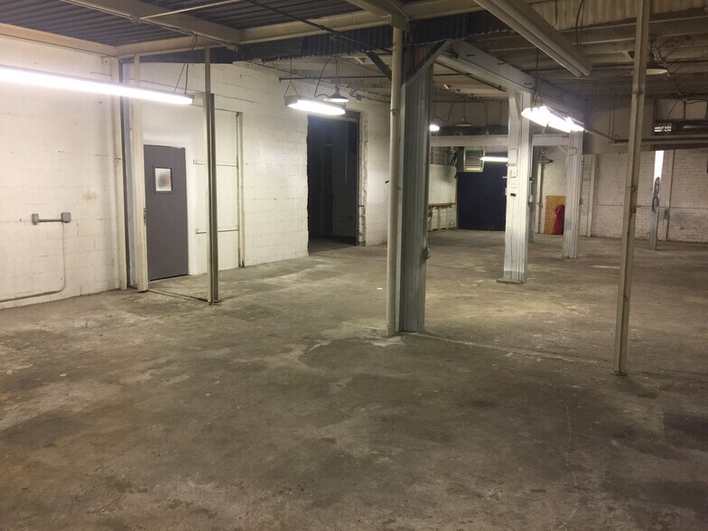 More Photos Of 1756 Tennessee Ave, Cincinnati Warehouse For Lease