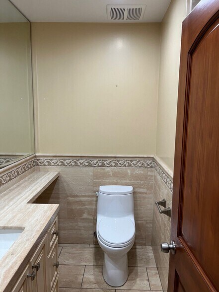 More Photos Of 8927 Sawyer St, Los Angeles Specialty For Sale